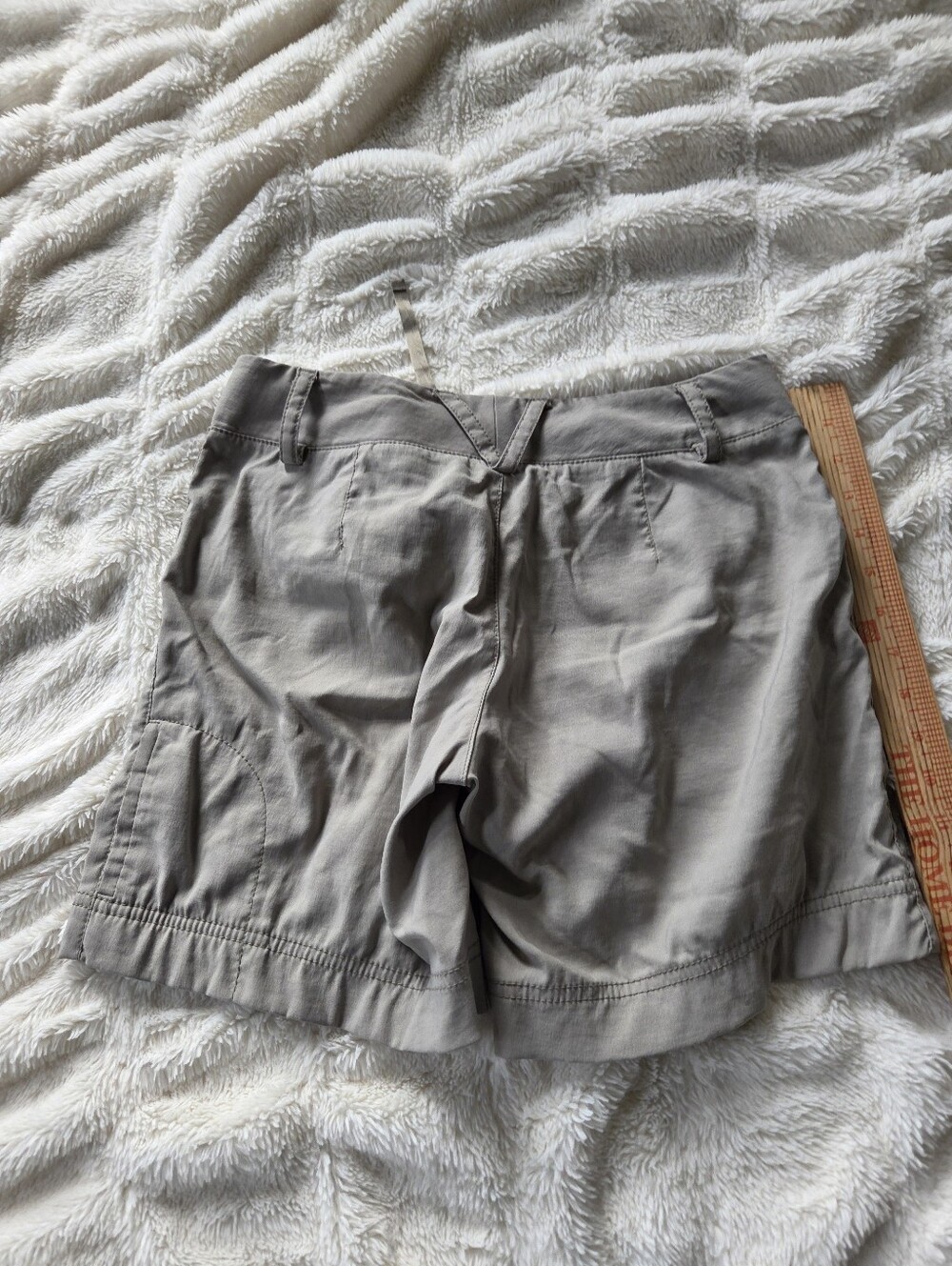Athleta Size 0 hiking shorts made of a 95% nylon and 5% spandex blend